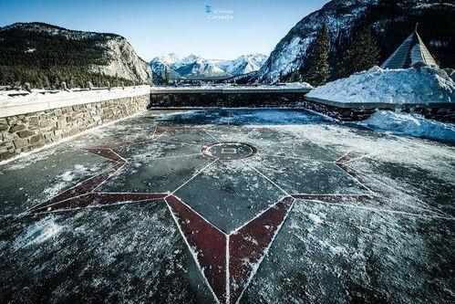 被困在落基山脉,一场与自然的生死较量